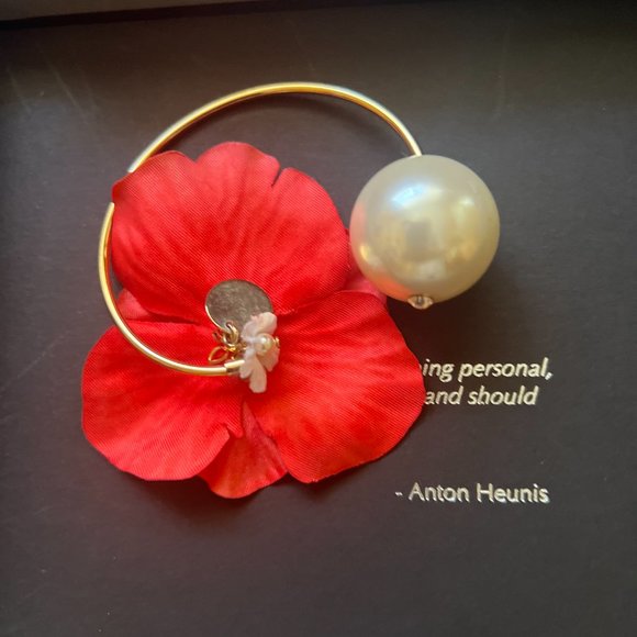 Anton Heunis Coral Red Flower And Pearl Necklace and matching bracelet - Picture 4 of 5